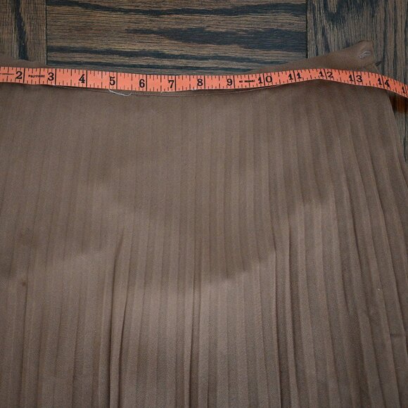 Garnet Hill Recycled Pleated Maxi Skirt – Acorn/Camel – Small - Picture 5 of 10